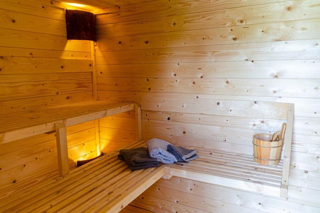 La Cabane Du Cerf Et Son Sauna Attre Luaran gambar