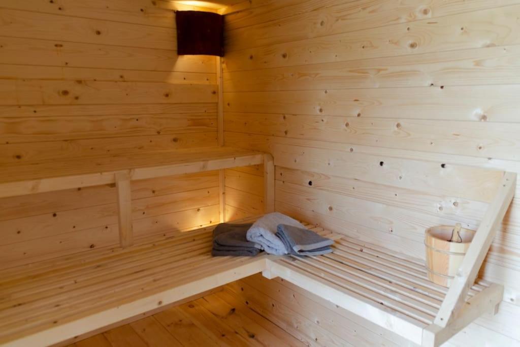 La Cabane Du Cerf Et Son Sauna Attre Luaran gambar